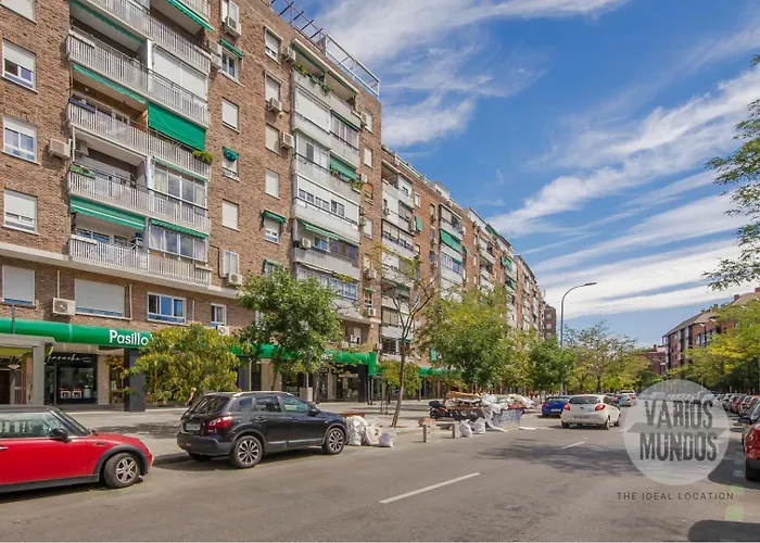 Madrid Con Parking Para 4, Vive La Latina